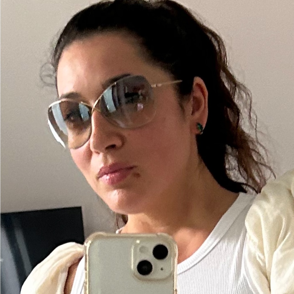 Meet your Posher, Elena